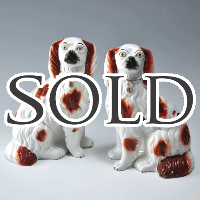 アンティークのSTAFFORDSHIRE DOG スタッフォードシャードッグの置物